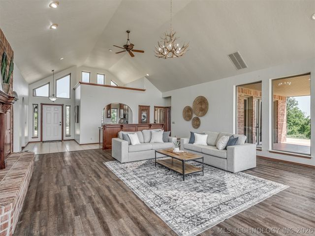 423310 E 1169 Road, Eufaula, OK 74432
