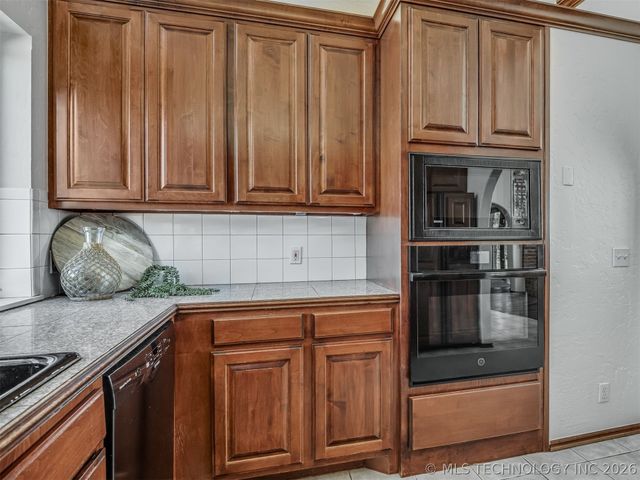 423310 E 1169 Road, Eufaula, OK 74432