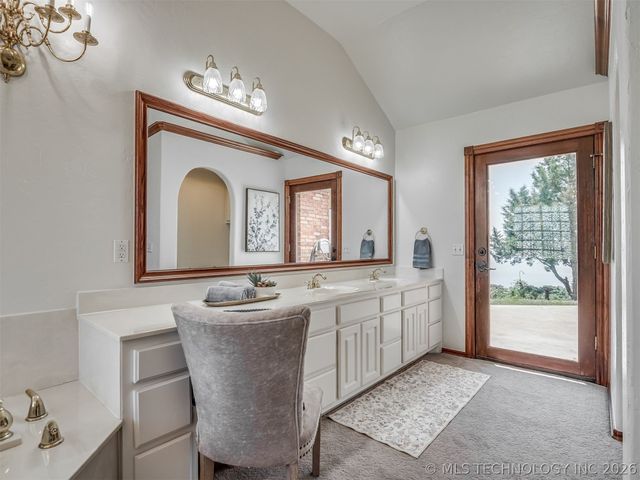 423310 E 1169 Road, Eufaula, OK 74432