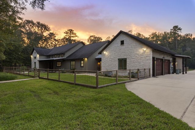 85 Plum Grove Road, New Caney, TX 77357
