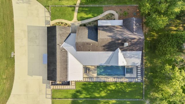 85 Plum Grove Road, New Caney, TX 77357