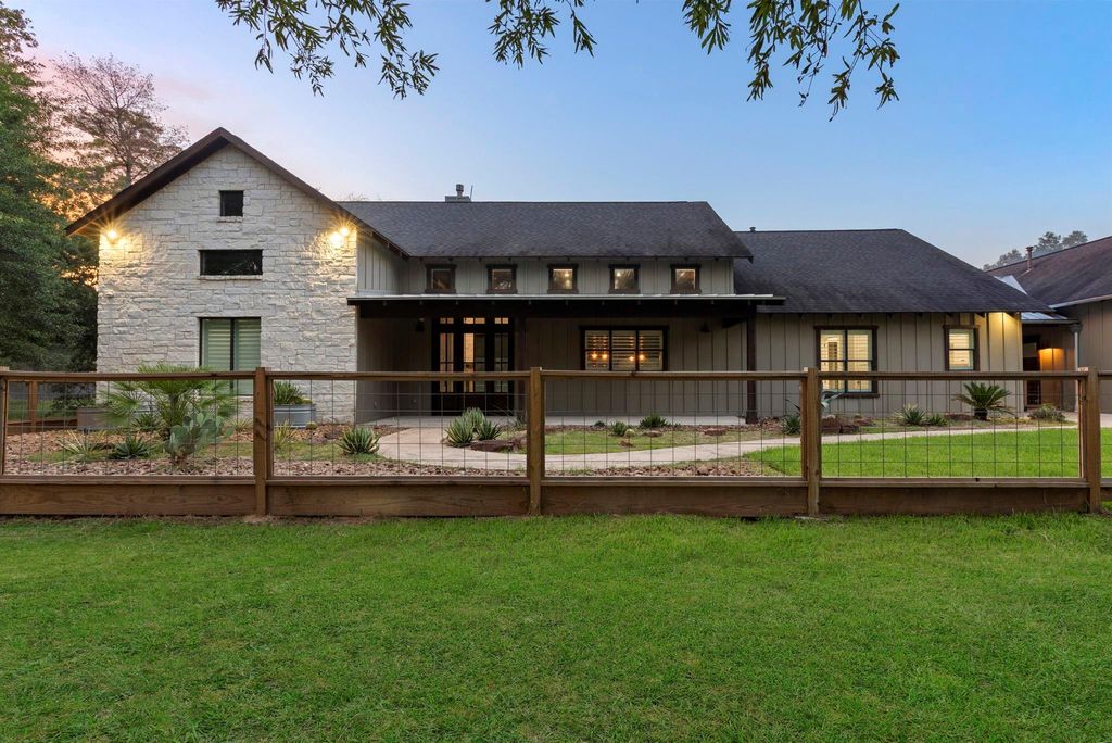 85 Plum Grove Road, New Caney, TX 77357