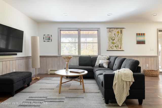 211 Hastings Court, Grahamsville, NY 12740