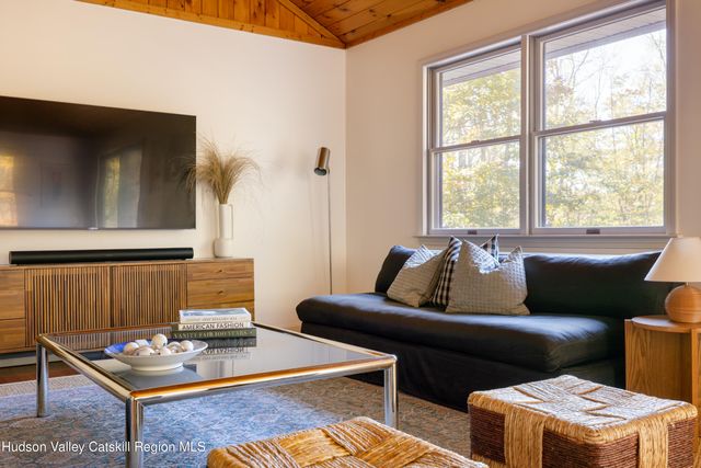 211 Hastings Court, Grahamsville, NY 12740