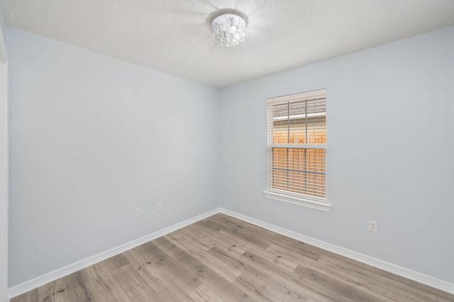 5249 Kervin Road, Crestview, FL 32539