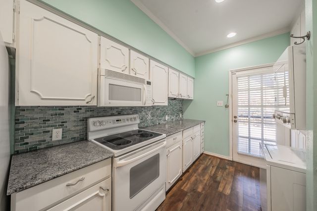 4312 Bellaire Drive S 127, Fort Worth, TX 76109