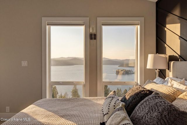 908 W HARBOR VIEW DR, Coeur D'alene, ID 83814