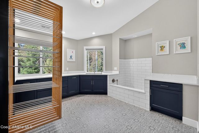 908 W HARBOR VIEW DR, Coeur D'alene, ID 83814