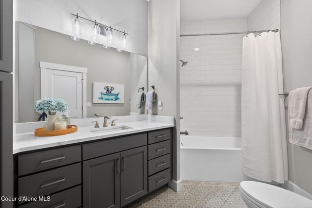 908 W HARBOR VIEW DR, Coeur D'alene, ID 83814