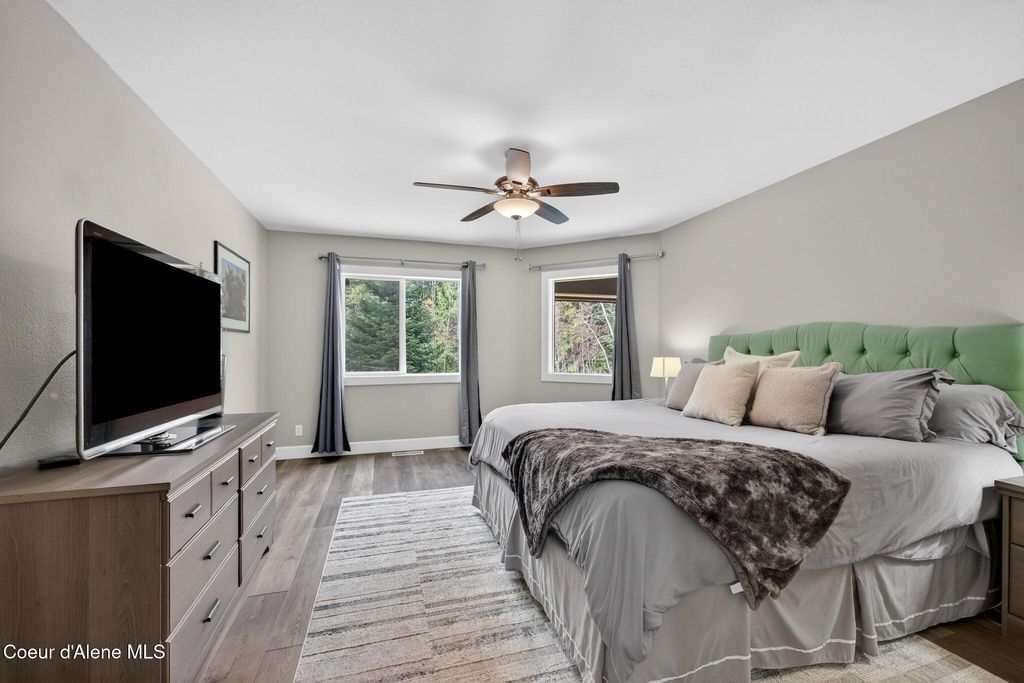 908 W HARBOR VIEW DR, Coeur d'Alene, ID 83814 photo 29