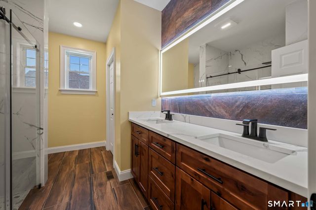 290 Gardner Street, Manchester, CT 06040