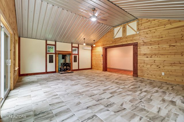 642 Pigeon Ridge Rd, Crossville, TN 38555