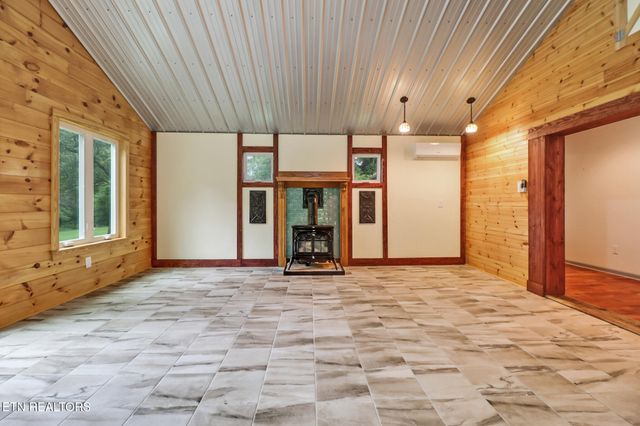 642 Pigeon Ridge Rd, Crossville, TN 38555
