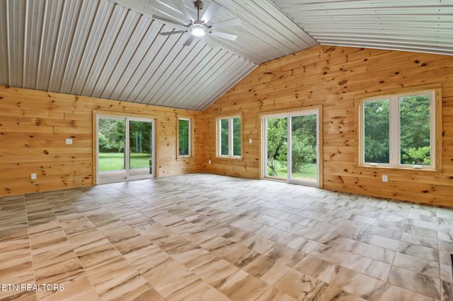 642 Pigeon Ridge Rd, Crossville, TN 38555