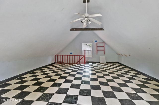 642 Pigeon Ridge Rd, Crossville, TN 38555