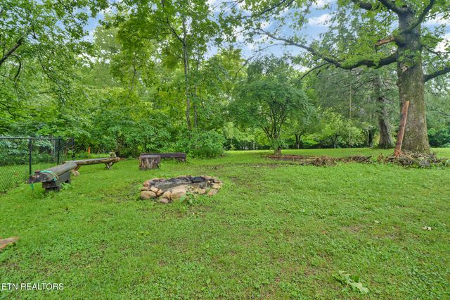 642 Pigeon Ridge Rd, Crossville, TN 38555