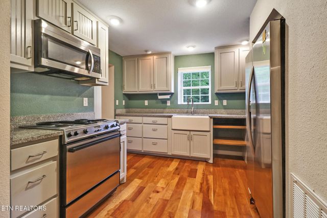 642 Pigeon Ridge Rd, Crossville, TN 38555