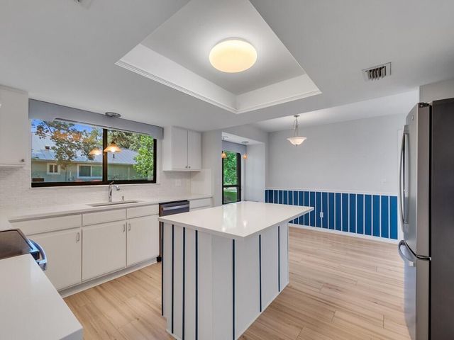 1070 47th Avenue SW, Vero Beach, FL 32968