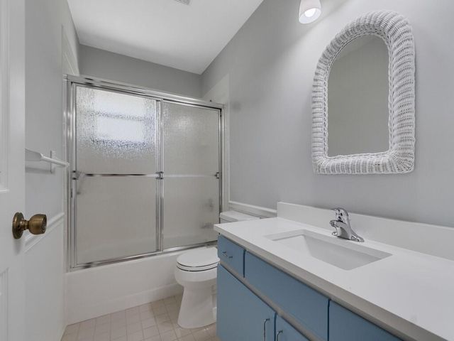 1070 47th Avenue SW, Vero Beach, FL 32968