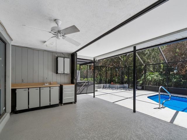 1070 47th Avenue SW, Vero Beach, FL 32968