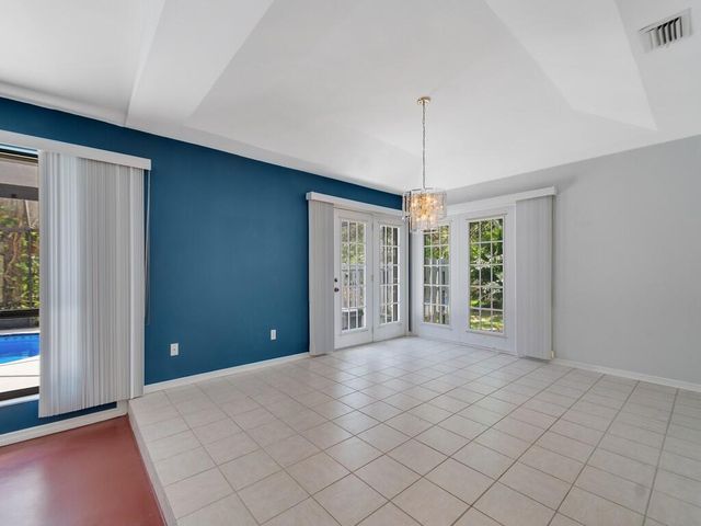 1070 47th Avenue SW, Vero Beach, FL 32968