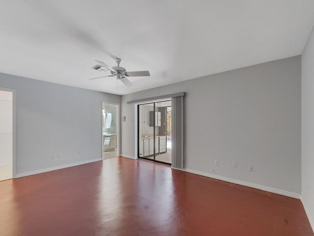 1070 47th Avenue SW, Vero Beach, FL 32968