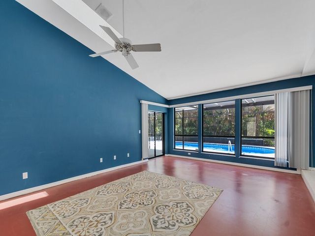 1070 47th Avenue SW, Vero Beach, FL 32968