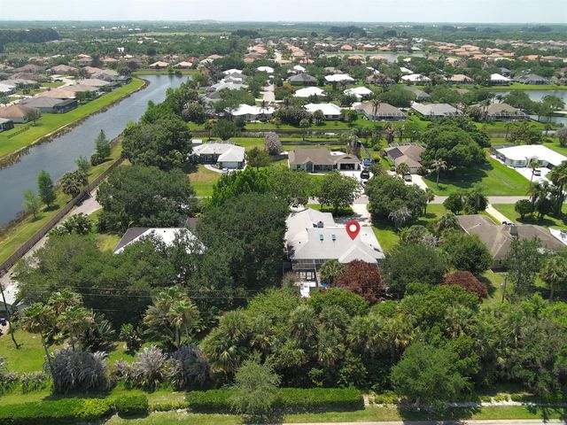 1070 47th Avenue SW, Vero Beach, FL 32968
