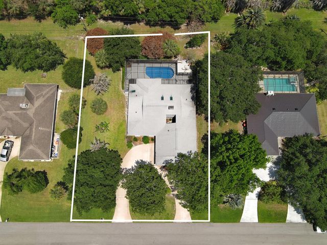 1070 47th Avenue SW, Vero Beach, FL 32968