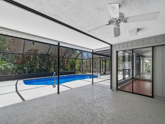 1070 47th Avenue SW, Vero Beach, FL 32968