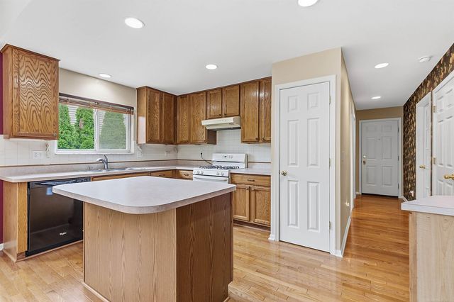 28754 Coleridge Street, Harrison Twp, MI 48045