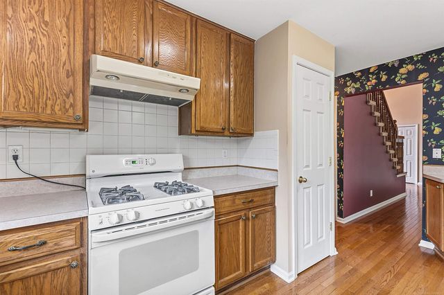 28754 Coleridge Street, Harrison Twp, MI 48045
