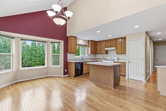 28754 Coleridge Street, Harrison Twp, MI 48045
