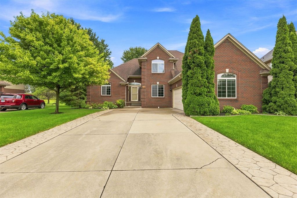 28754 Coleridge Street, Harrison Twp, MI 48045