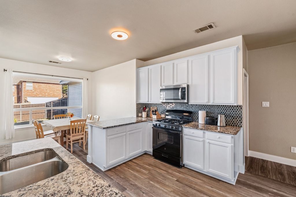 1464 Summerhill Drive, Carrollton, TX 75007 — photo 5