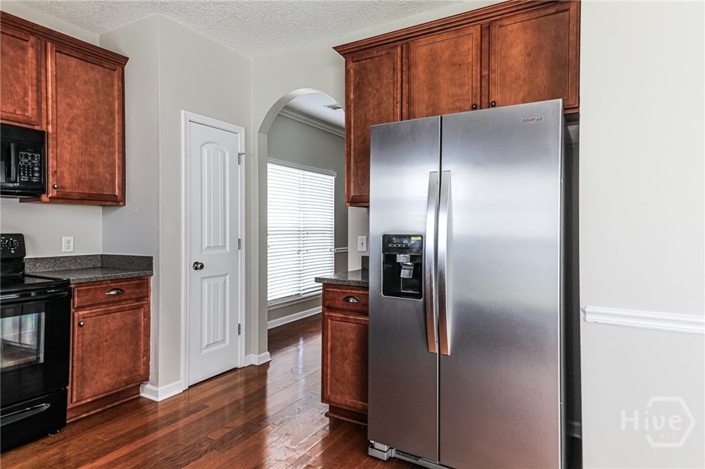 Image 9 of property listing at 72 Rhett Lane, Richmond Hill, GA 31324
