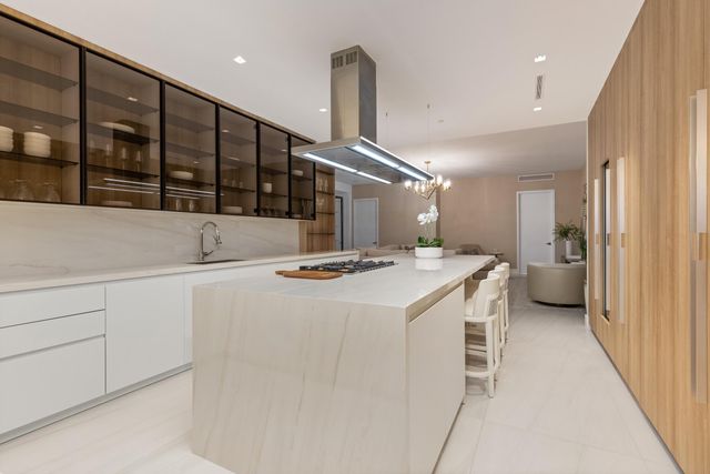 725 S Ocean Boulevard 402, Boca Raton, FL 33432