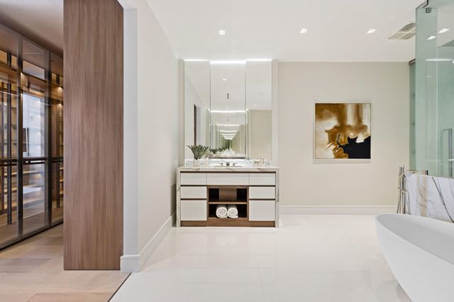 725 S Ocean Boulevard 402, Boca Raton, FL 33432