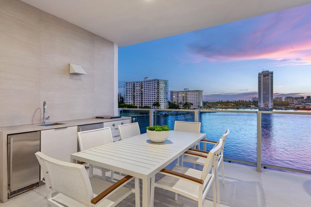 725 S Ocean Boulevard 402, Boca Raton, FL 33432