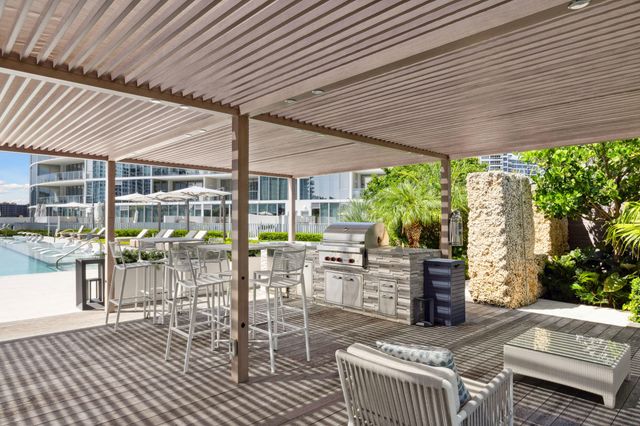 725 S Ocean Boulevard 402, Boca Raton, FL 33432