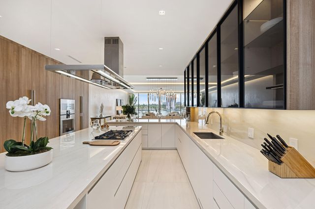 725 S Ocean Boulevard 402, Boca Raton, FL 33432