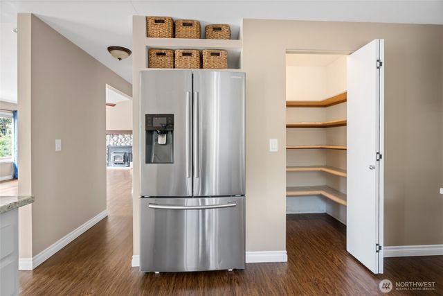 1433 Martha Way, Oak Harbor, WA 98277