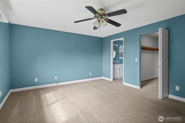 1433 Martha Way, Oak Harbor, WA 98277
