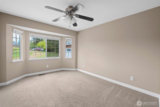 1433 Martha Way, Oak Harbor, WA 98277