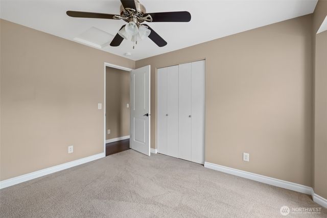 1433 Martha Way, Oak Harbor, WA 98277