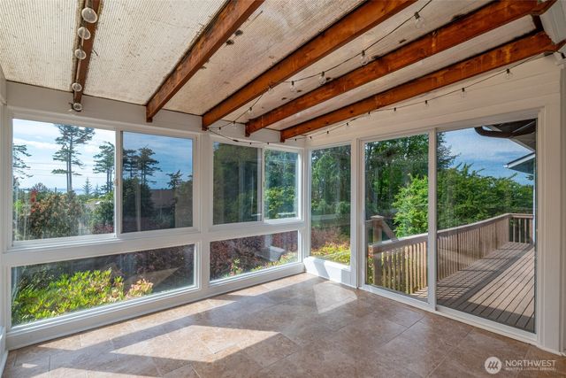 1433 Martha Way, Oak Harbor, WA 98277