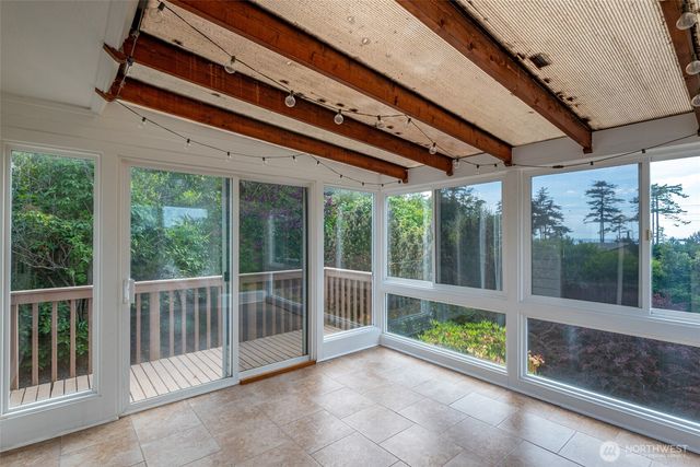 1433 Martha Way, Oak Harbor, WA 98277