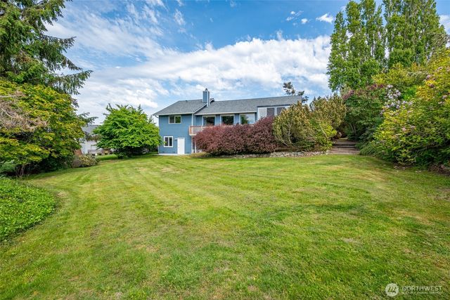 1433 Martha Way, Oak Harbor, WA 98277