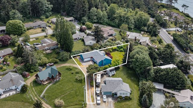 1433 Martha Way, Oak Harbor, WA 98277