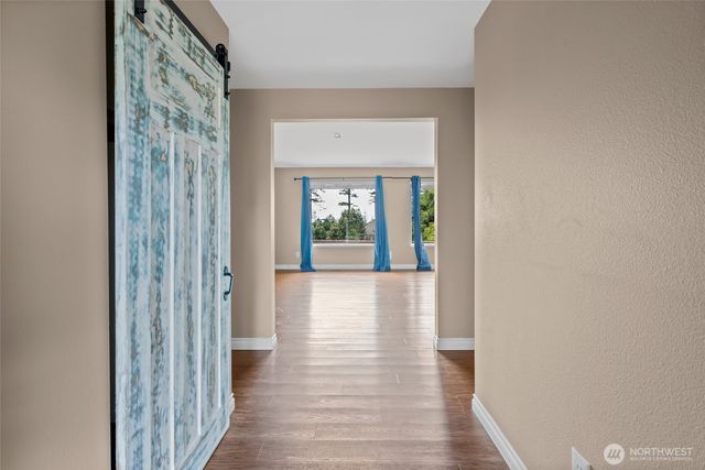 1433 Martha Way, Oak Harbor, WA 98277